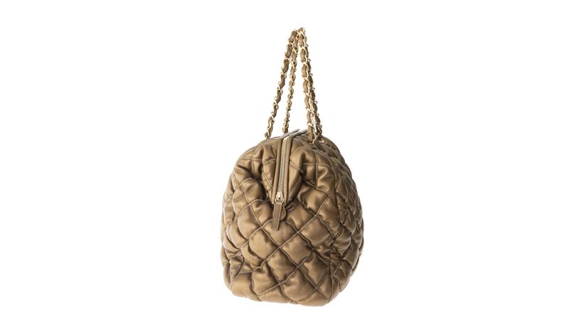 Bolsa Chanel Bubble Quilted Bowler Dourado