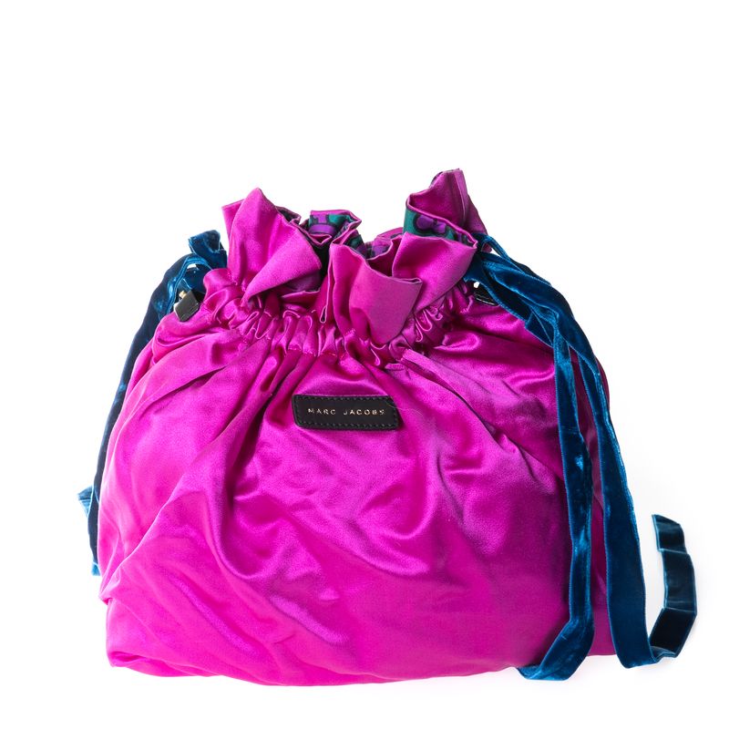 Bolsa-Marc-Jacobs-de-Couro-Preto-com-Aplicacoes-Roxas