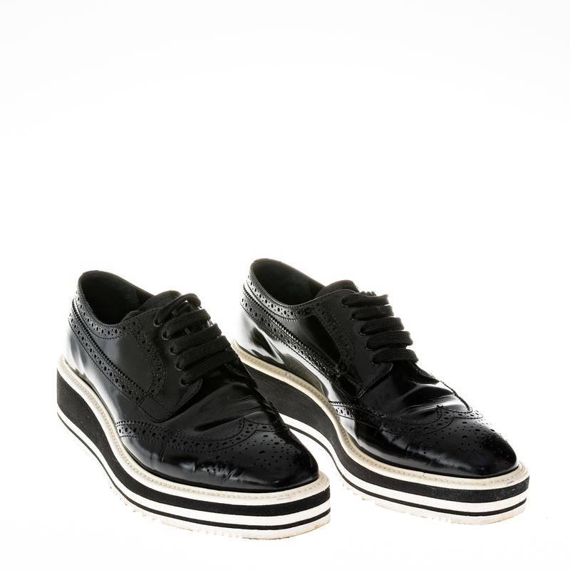 Oxford-Prada-Verniz-Preto-e-Plataforma
