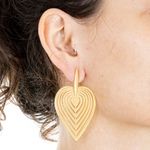 Brinco-Carla-Amorim-Modelo-Rupturas-Ouro-Amarelo
