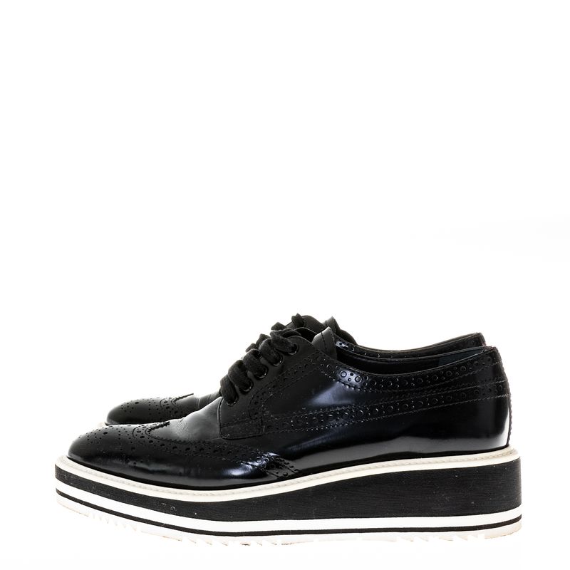 Oxford-Prada-Verniz-Preto-e-Plataforma