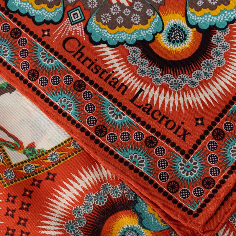 Lenco-Christian-Lacroix-Estampado-Coral-e-Creme