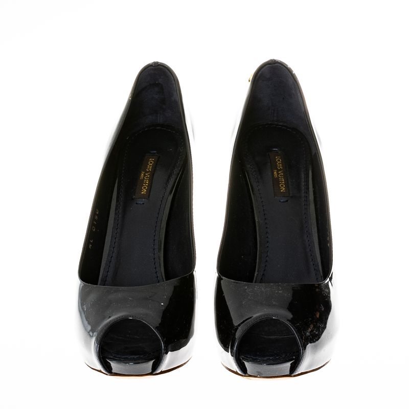 Peep-Toe-Louis-Vuitton-Oh-Really-Verniz-Preto-com-Cadeado