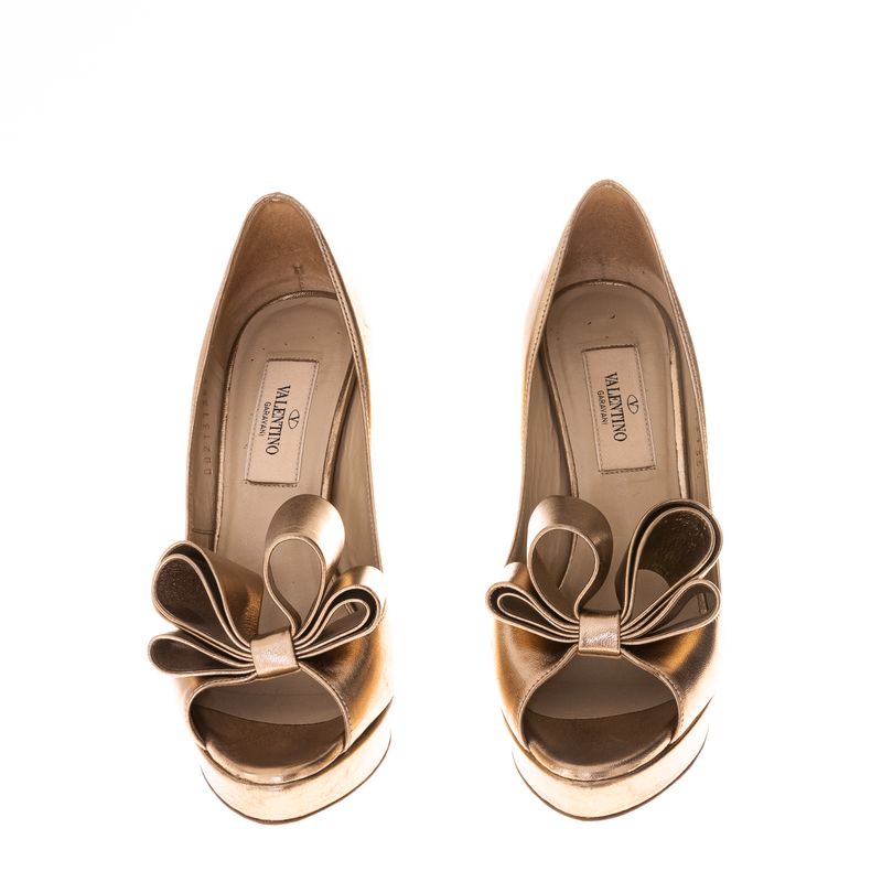 Peep-Toe-Valentino-Dourado-Laco