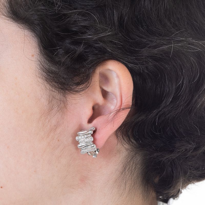 Brinco-Vintage-Pressao-Meia-Argola-Prateado-e-Strass
