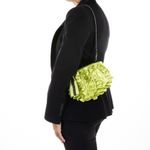 Bolsa-Diane-Von-Furstenberg-Tecido-Verde-Neon-e-Tachas