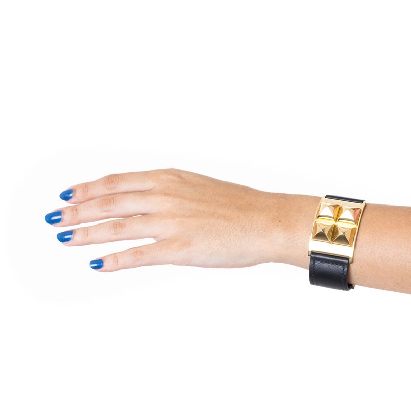 Bracelete-Michael-Kors-Couro-Preto-e-Spikes-Dourados