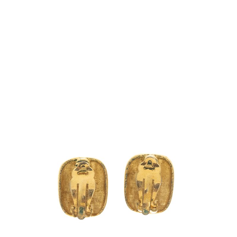 Brinco-Vintage-Pressao-Quadrado-Dourado