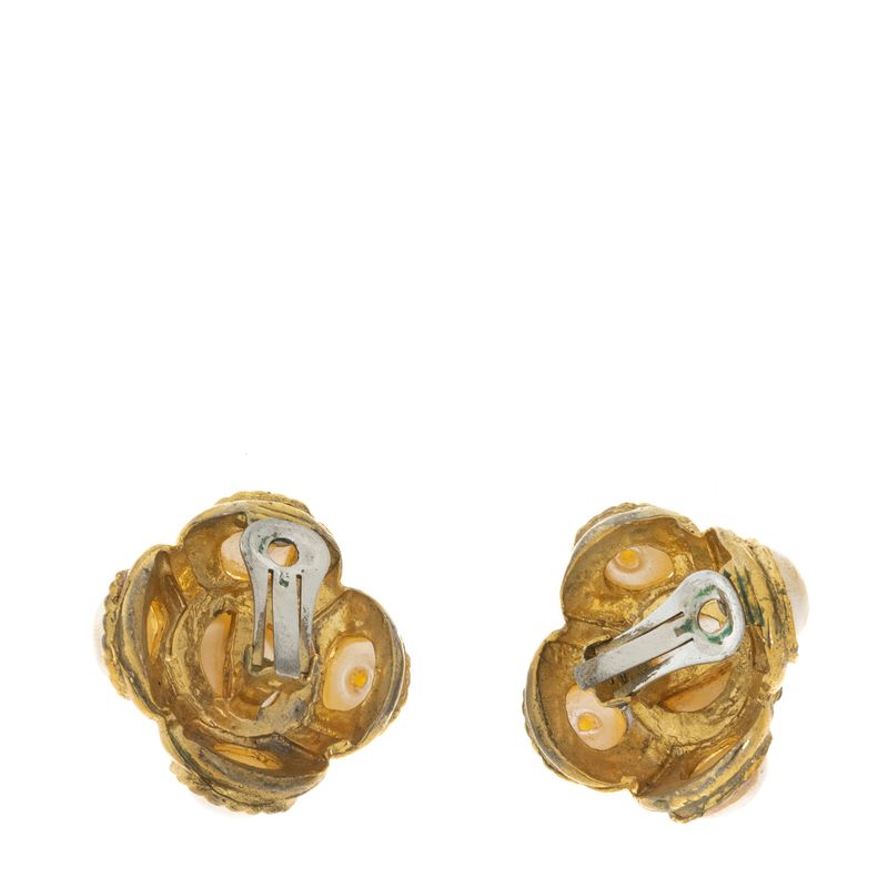Brinco-Vintage-Pressao-Quadrado-Dourado-com-Perolas-e-Strass