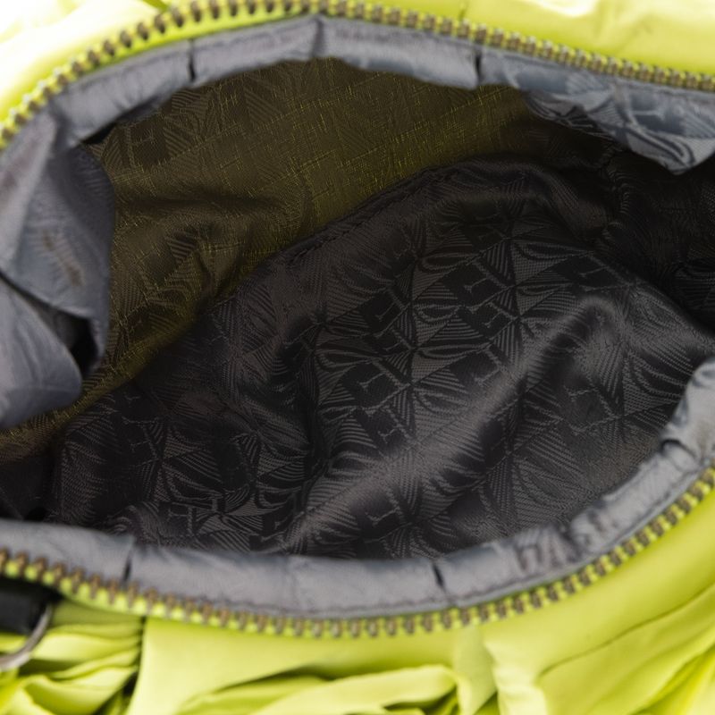 Bolsa-Diane-Von-Furstenberg-Tecido-Verde-Neon-e-Tachas
