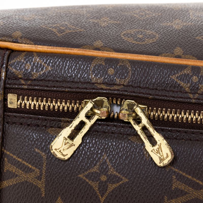 Mochila-Louis-Vuitton-Transversal-Monograma-
