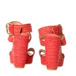 Plataforma-Anabela-Stuart-Weitzman-Coral