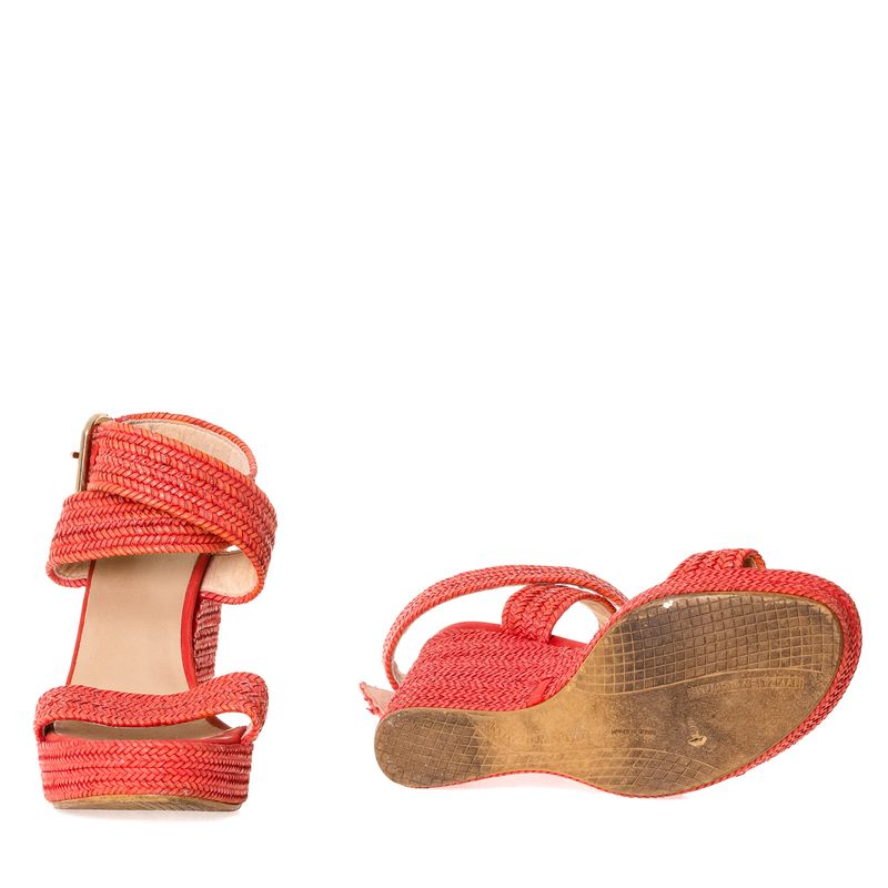Plataforma-Anabela-Stuart-Weitzman-Coral