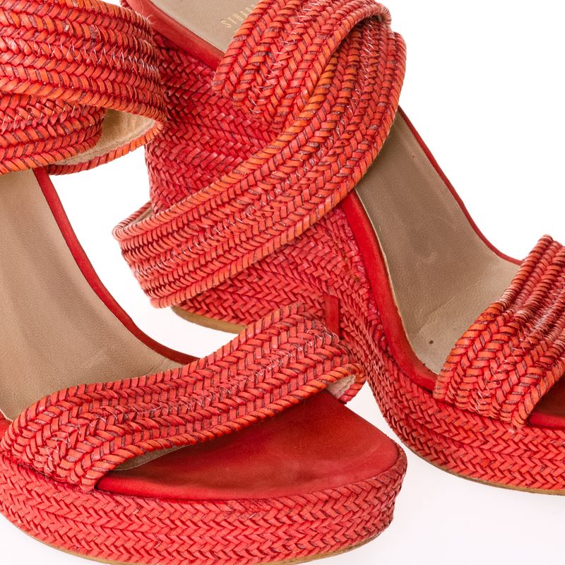 Plataforma-Anabela-Stuart-Weitzman-Coral