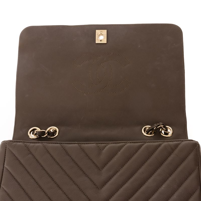 Bolsa-Chanel-Chevron-Statement-Flap-Cinza