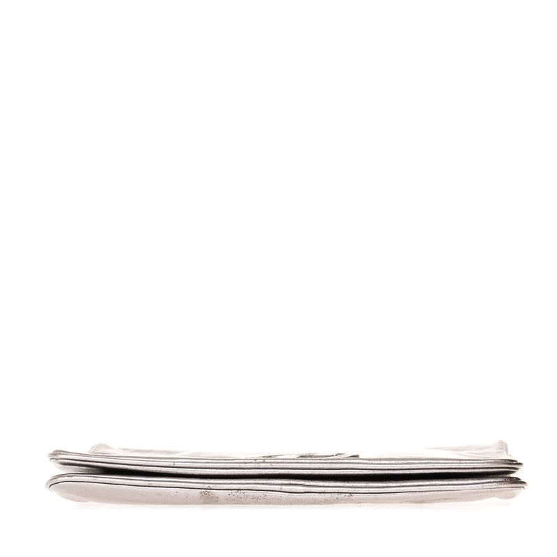 Clutch-Tory-Burch-Prateada-com-Logo