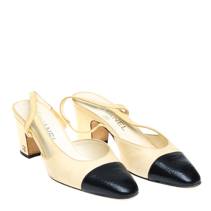 Sapato-Slingback-Chanel-CC-Cap-Toe-Couro-Bicolor