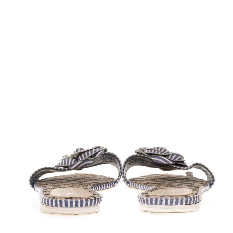 Slide-Chanel-Camelia-Listrada-Azul-e-Branco