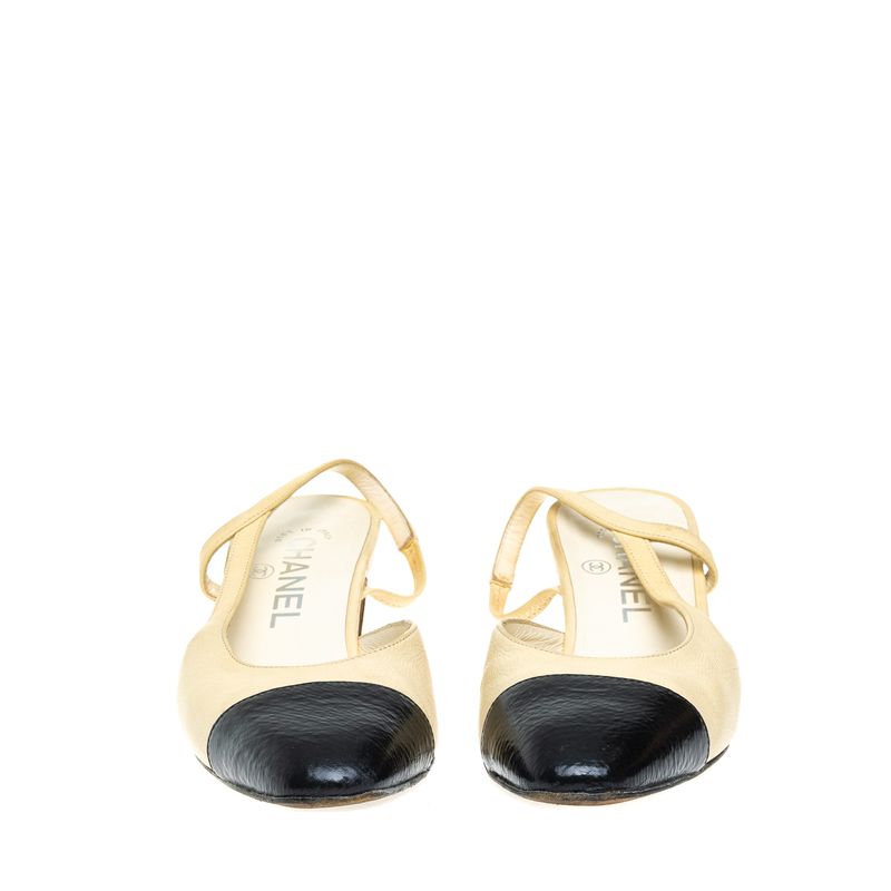 Sapato-Slingback-Chanel-CC-Cap-Toe-Couro-Bicolor