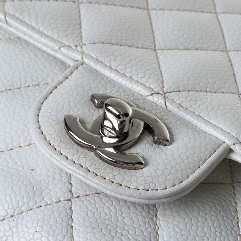 Bolsa-Chanel-Classica-Double-Flap-Caviar-Branco