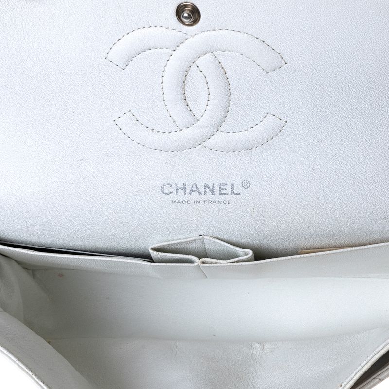 Bolsa-Chanel-Classica-Double-Flap-Caviar-Branco