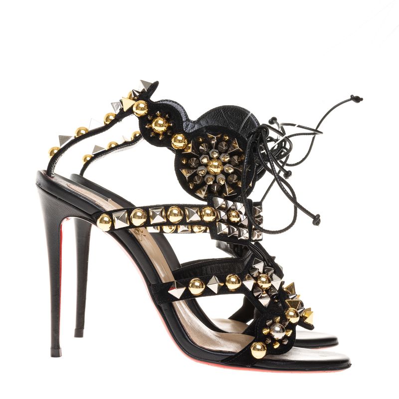 67174-Sandalia-Christian-Louboutin-Couro-Preto-e-Spikes-1