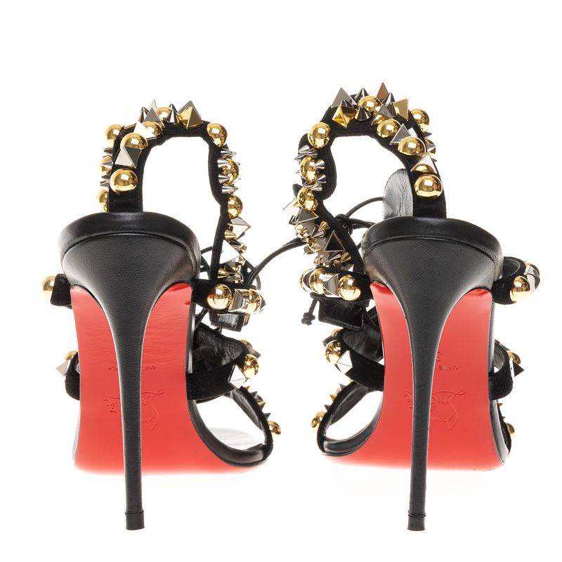 67174-Sandalia-Christian-Louboutin-Couro-Preto-e-Spikes-2