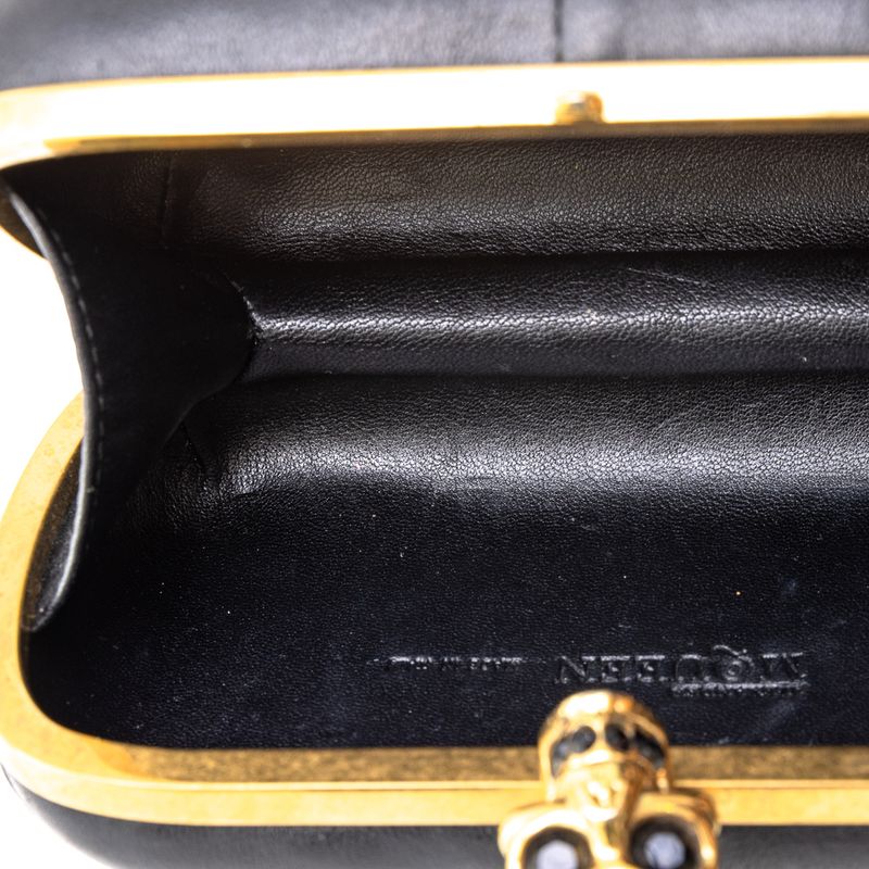 Clutch-Alexander-McQueen-Couro-Preto