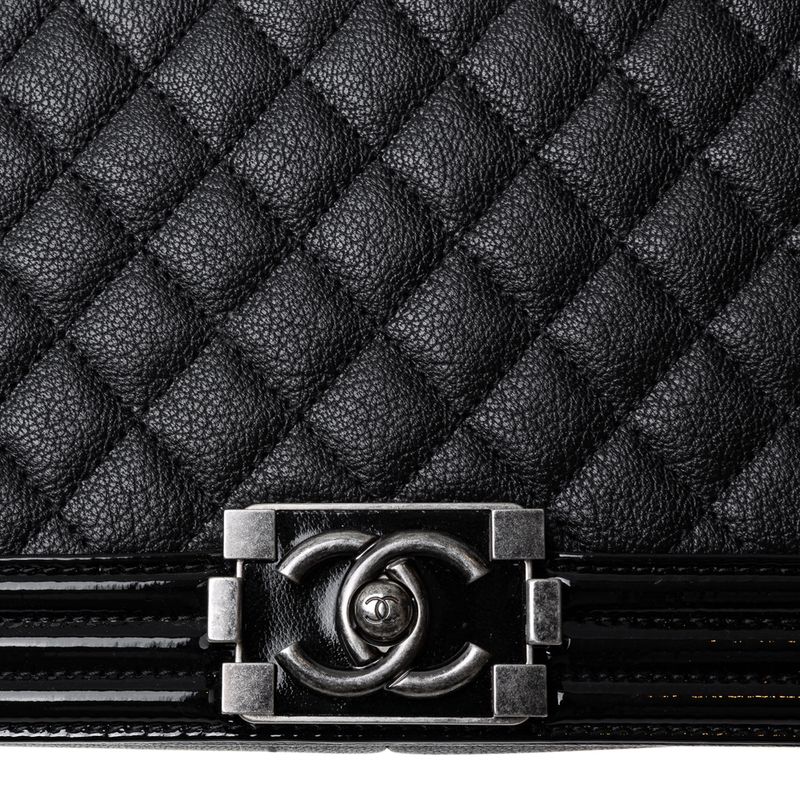 Bolsa-Chanel-Boy-Media-Matelasse-Preta