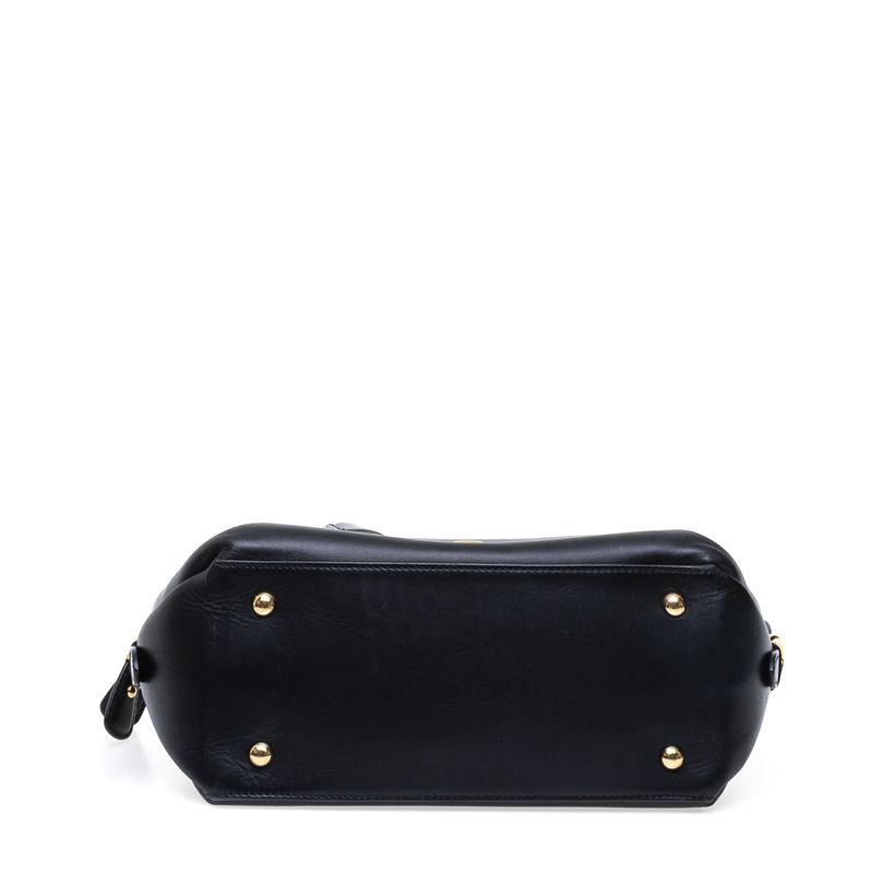 Bolsa-Salvatore-Ferragamo-Tote-Preta-com-Fechadura