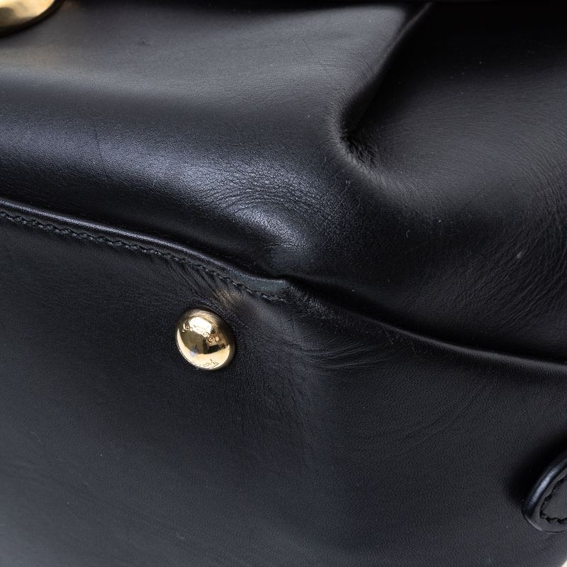 Bolsa-Salvatore-Ferragamo-Tote-Preta-com-Fechadura
