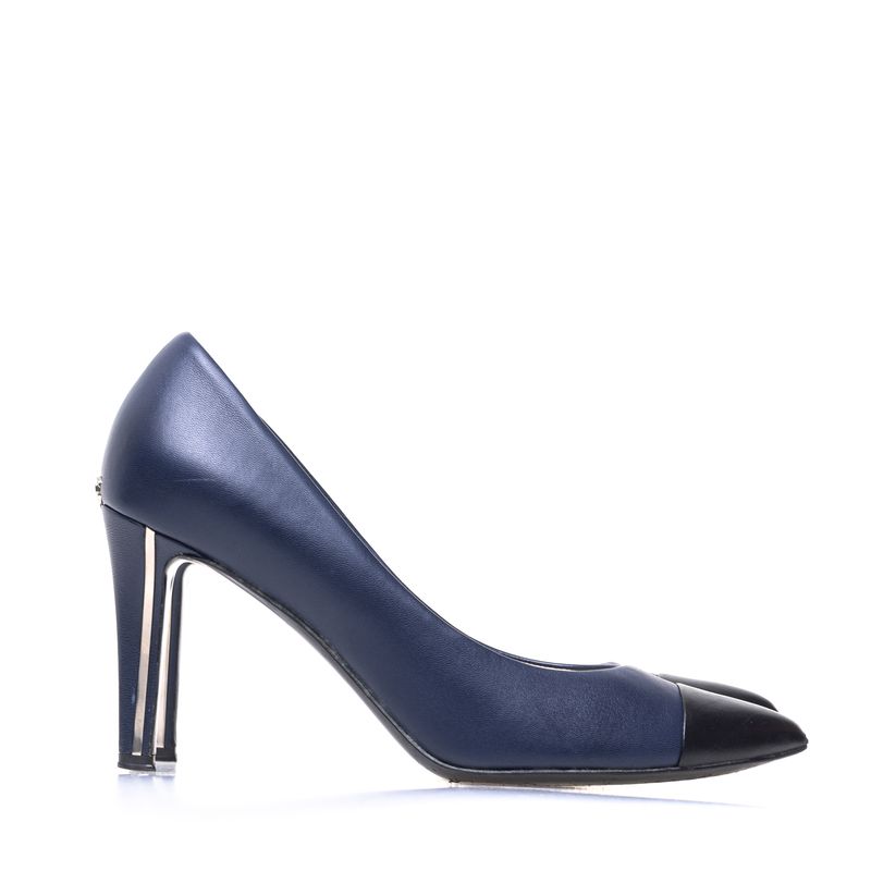 Scarpin-Chanel-Bicolor-Azul-Marinho-e-Preto