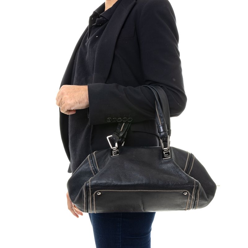 Bolsa-Chanel-Couro-Preto-Detalhes-Costura