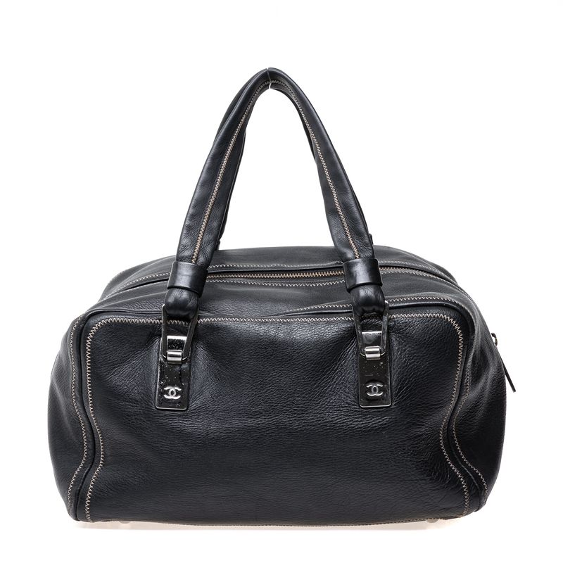 Bolsa-Chanel-Couro-Preto-Detalhes-Costura