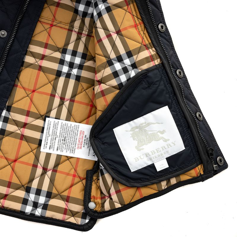 Casaco-Burberry-Infantil-Matelasse-Azul-Marinho-com-Capuz