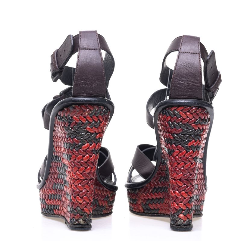 Anabela-Bottega-Veneta-Couro-Marrom-e-Salto-Vermelho