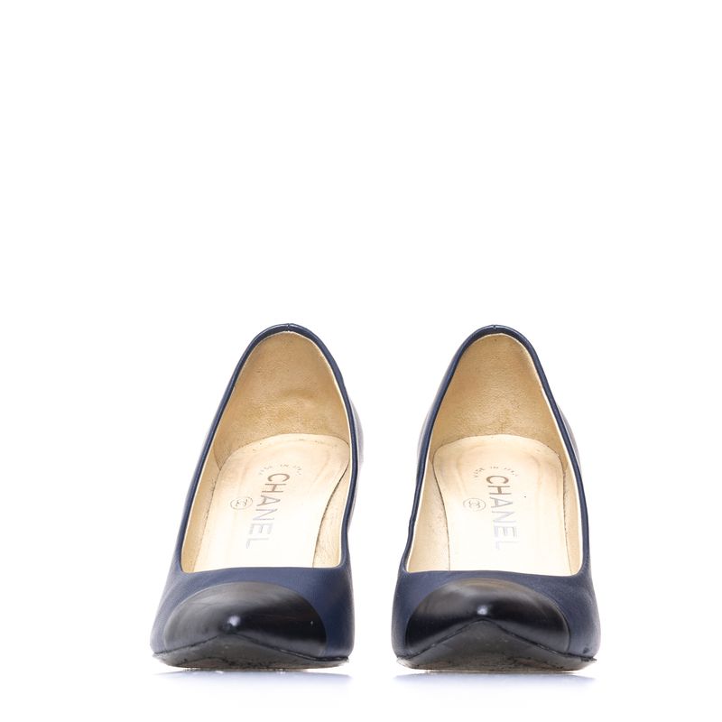 Scarpin-Chanel-Bicolor-Azul-Marinho-e-Preto