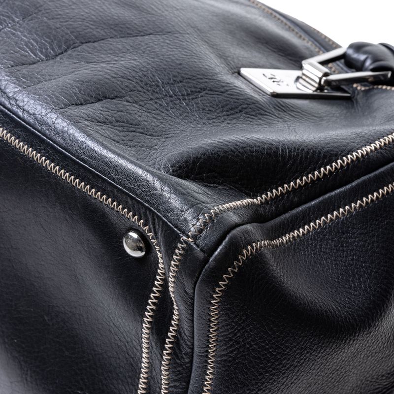 Bolsa-Chanel-Couro-Preto-Detalhes-Costura