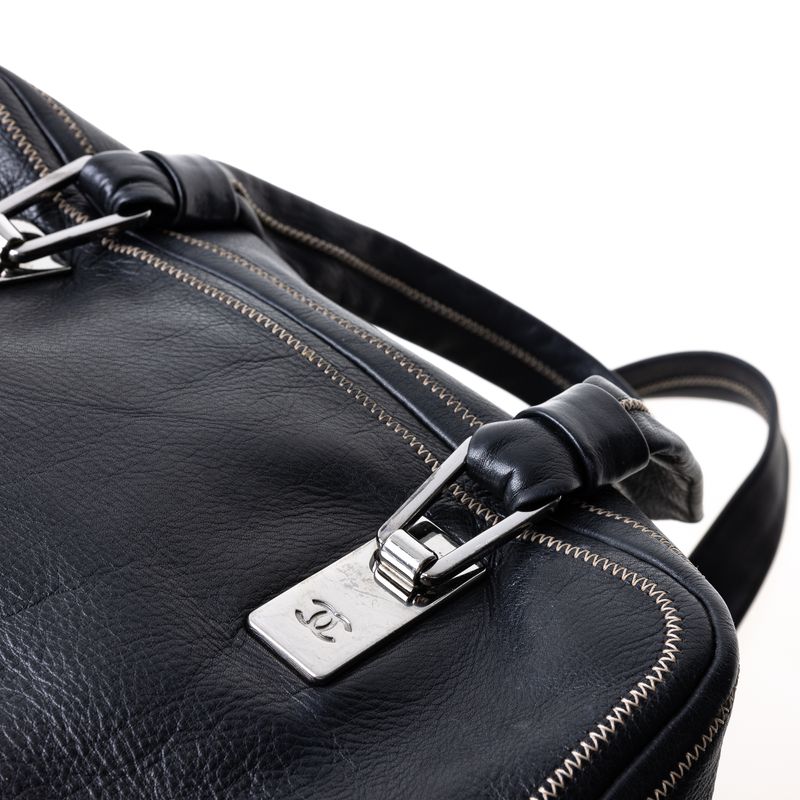 Bolsa-Chanel-Couro-Preto-Detalhes-Costura