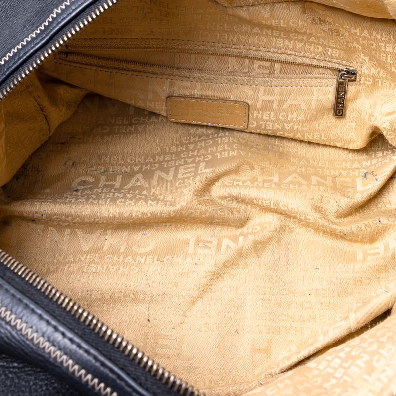 Bolsa-Chanel-Couro-Preto-Detalhes-Costura
