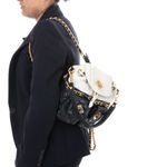 Mochila-Moschino-Preto-e-Branco-Alca-Corrente