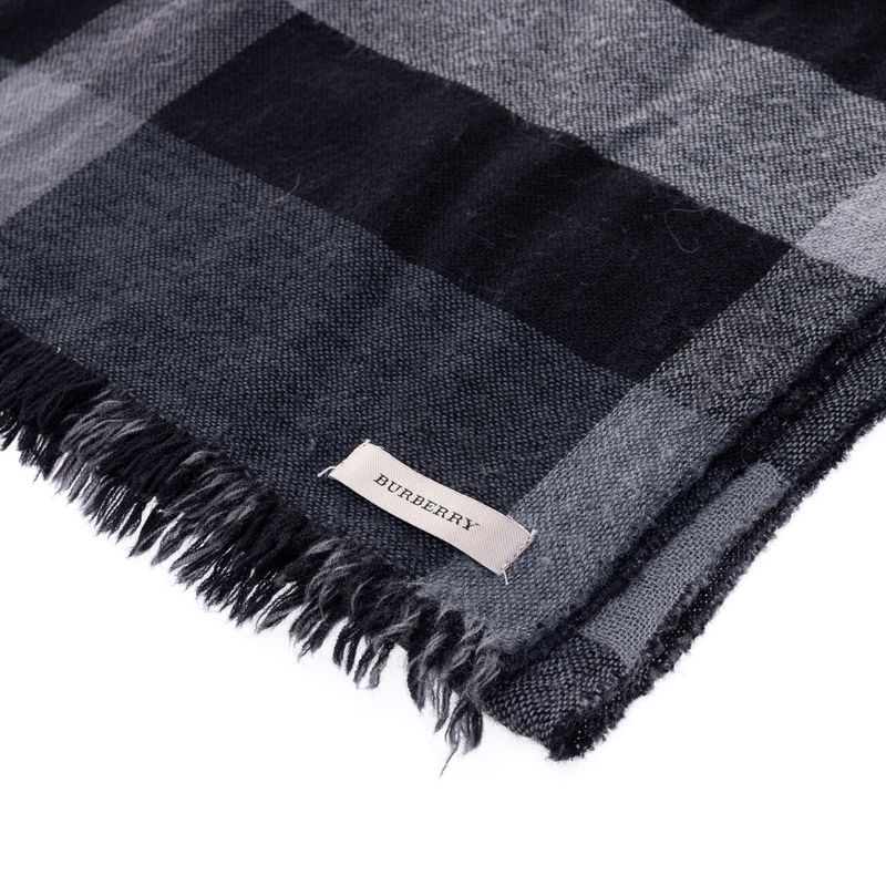 Echarpe-Burberry-House-Check-Cinza