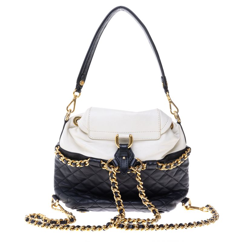 Mochila-Moschino-Preto-e-Branco-Alca-Corrente