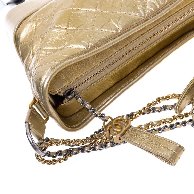 Bolsa-Chanel-Gabrielle-Hobo-Lambskin-Dourada