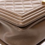 Bolsa-Chanel-Boy-Media-Lambskin-Bronze