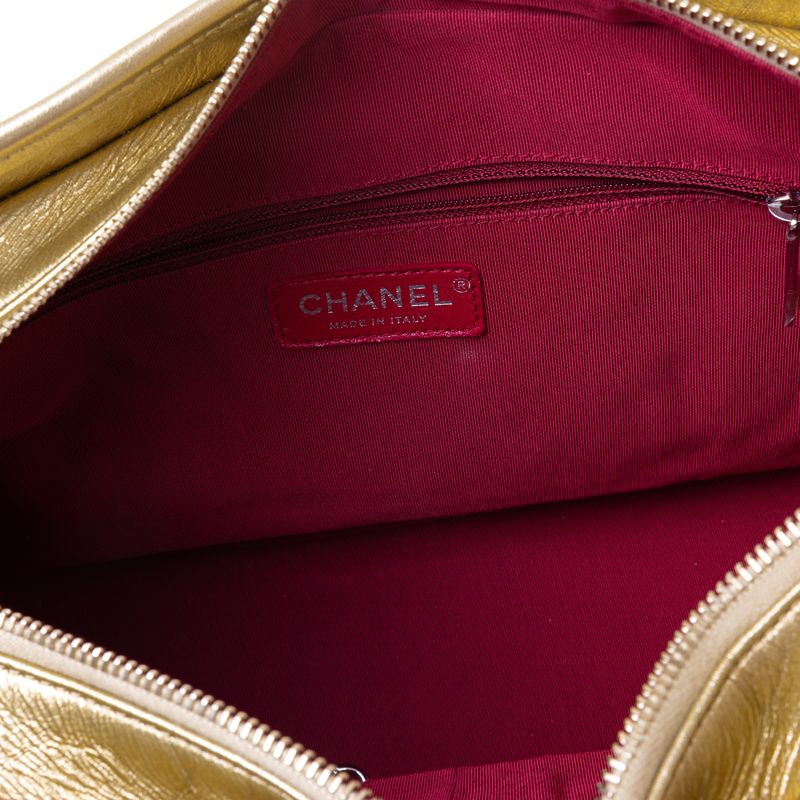 Bolsa-Chanel-Gabrielle-Hobo-Lambskin-Dourada