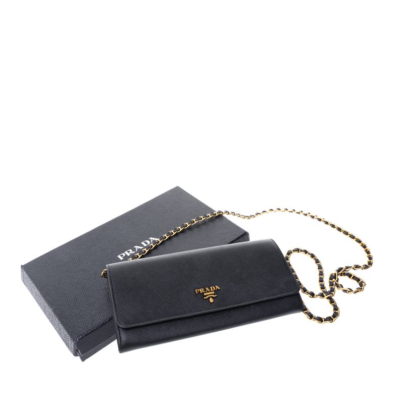 Carteira-Prada-Couro-Saffiano-Preto-com-Alca