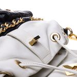 Mochila-Moschino-Preto-e-Branco-Alca-Corrente