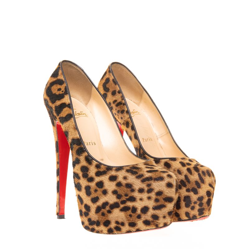 67551-Sapato-de-Salto-Christian-Louboutin-Pelo-Animal-Print-verso