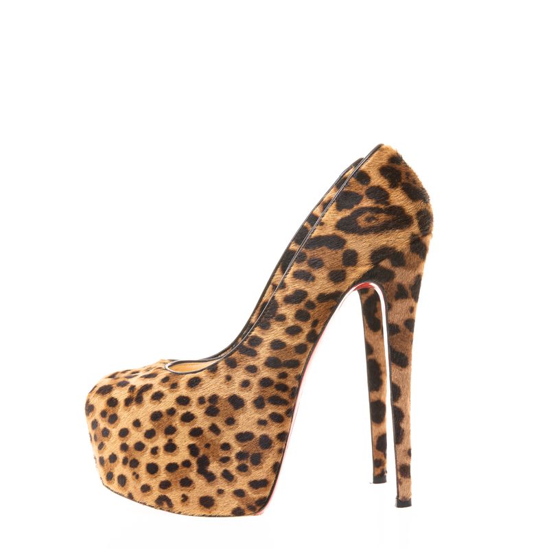 67551-Sapato-de-Salto-Christian-Louboutin-Pelo-Animal-Print-3